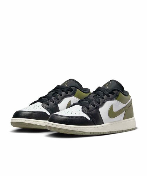 JORDAN BRAND（ジョーダンブランド）の「《親子コーデ対応商品》エア ジョーダン 1 LOW ジュニアシューズ / Air Jordan 1 Low Big Kids' Shoes 553560-092 Black（スニーカー・キッズ・ブラック系その他7・22.5/23/23.5/24/24.5/25）」の6枚目の写真