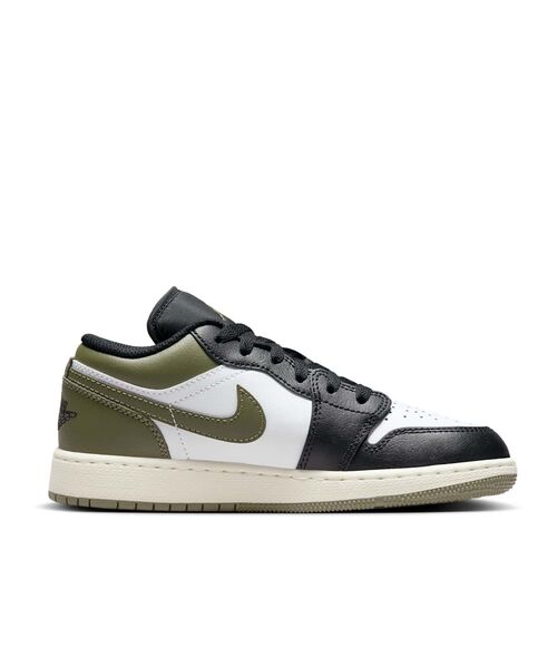 JORDAN BRAND（ジョーダンブランド）の「《親子コーデ対応商品》エア ジョーダン 1 LOW ジュニアシューズ / Air Jordan 1 Low Big Kids' Shoes 553560-092 Black（スニーカー・キッズ・ブラック系その他7・22.5/23/23.5/24/24.5/25）」の5枚目の写真