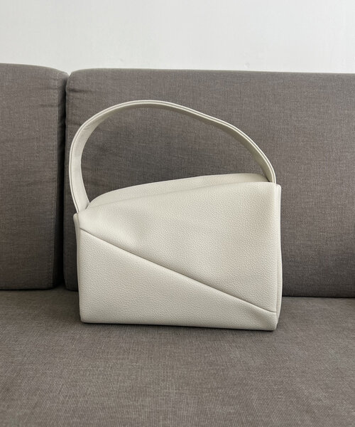 CAPRICIEUX LE'MAGE(カプリシューレマージュ)の「アシメワンハンドルバッグ(ハンドバッグ・レディース・ブラック/アイボリー/ライム・FREE)」の10枚目の写真