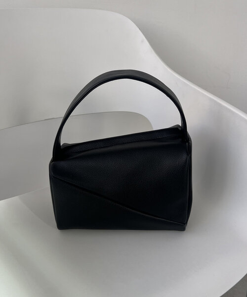 CAPRICIEUX LE'MAGE(カプリシューレマージュ)の「アシメワンハンドルバッグ(ハンドバッグ・レディース・ブラック/アイボリー/ライム・FREE)」の4枚目の写真