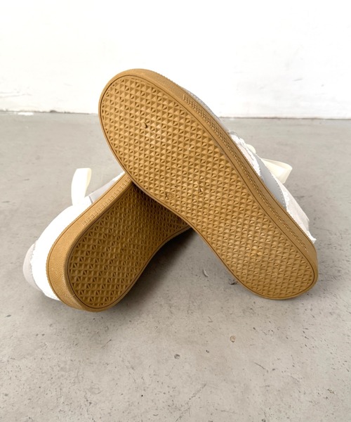 SOLLON.(ソルロン)の「サテンリボンレースジャーマントレーナーシューズ(スニーカー・レディース・シルバー/ピンク/アイボリー・23.5cm/24.5cm/22.5cm)」の16枚目の写真