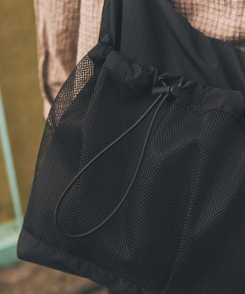 Unblend（アンブレンド）の「【Unblend】ドローコード メッシュ切替え ショルダーバッグ（ショルダーバッグ・レディース・グレー/ブラック/ネイビー・FREE）」の18枚目の写真