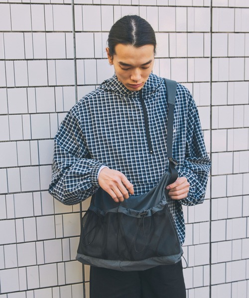 Unblend（アンブレンド）の「【Unblend】ドローコード メッシュ切替え ショルダーバッグ（ショルダーバッグ・レディース・グレー/ブラック/ネイビー・FREE）」の21枚目の写真