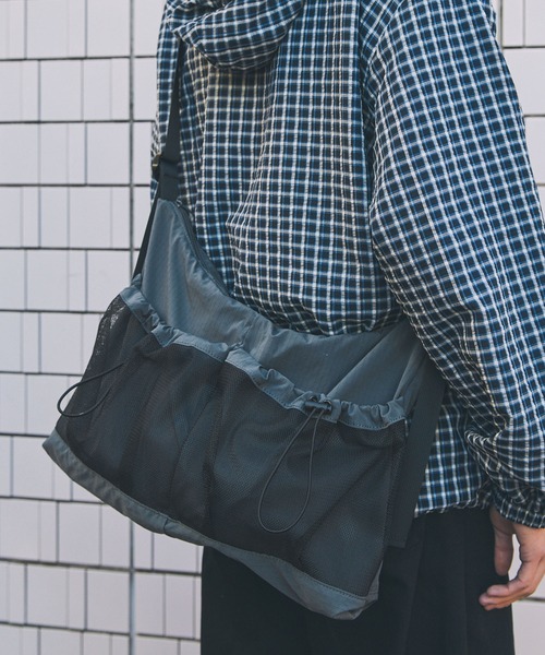 Unblend（アンブレンド）の「【Unblend】ドローコード メッシュ切替え ショルダーバッグ（ショルダーバッグ・レディース・グレー/ブラック/ネイビー・FREE）」の21枚目の写真