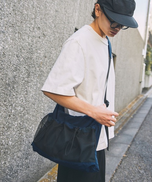 Unblend(アンブレンド)の「【Unblend】ドローコード メッシュ切替え ショルダーバッグ(ショルダーバッグ・レディース・グレー/ブラック/ネイビー・FREE)」の8枚目の写真