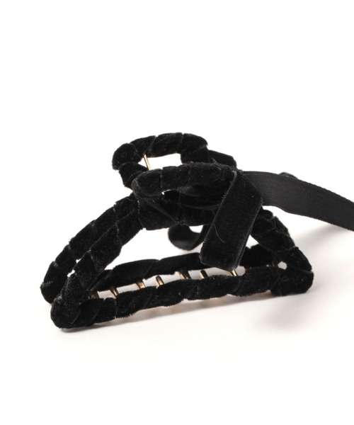 LOWRYS FARM（ローリーズファーム）の「ベロアリボンバンス　 283653（バレッタ/ヘアクリップ・レディース・ベージュ/ブラック/ブラウン系その他・FREE）」の4枚目の写真