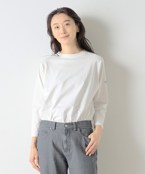 LOGEMENT DE CLAIRE(ロジュモンドクレール)の「《定番》クルーネックラウンドヘムプル(Tシャツ/カットソー・レディース・ブラック/グレイッシュベージュ/ホワイト×ブラック/オフホワイト・FREE)」の1枚目の写真