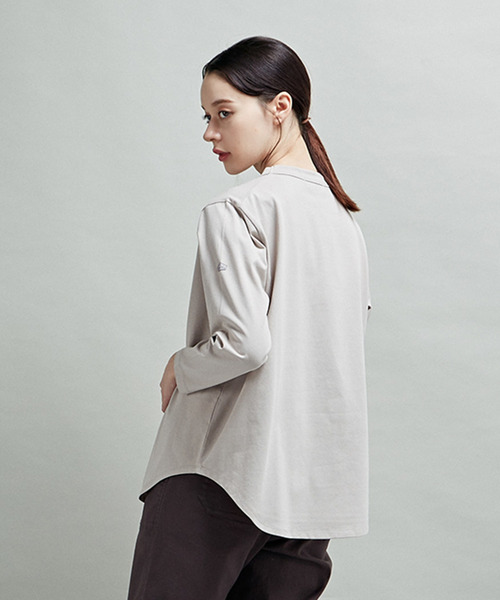 LOGEMENT DE CLAIRE(ロジュモンドクレール)の「《定番》クルーネックラウンドヘムプル(Tシャツ/カットソー・レディース・ブラック/グレイッシュベージュ/ホワイト×ブラック/オフホワイト・FREE)」の20枚目の写真