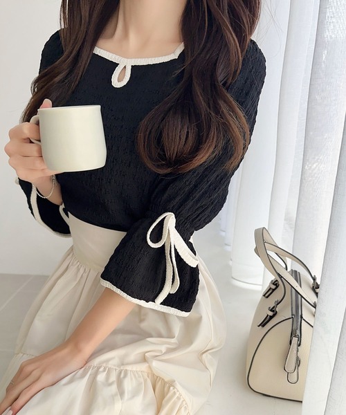 mily bilet(ミウィビレット)の「【mily bilet】主役の一枚。贅沢ディティールで毎日を特別に♪袖キャンディースリーブリボン付きプルオーバー(Tシャツ/カットソー・レディース・アイボリー/グレイッシュベージュ/ブラック・X-LARGE/SMALL/MEDIUM/LARGE)」の6枚目の写真