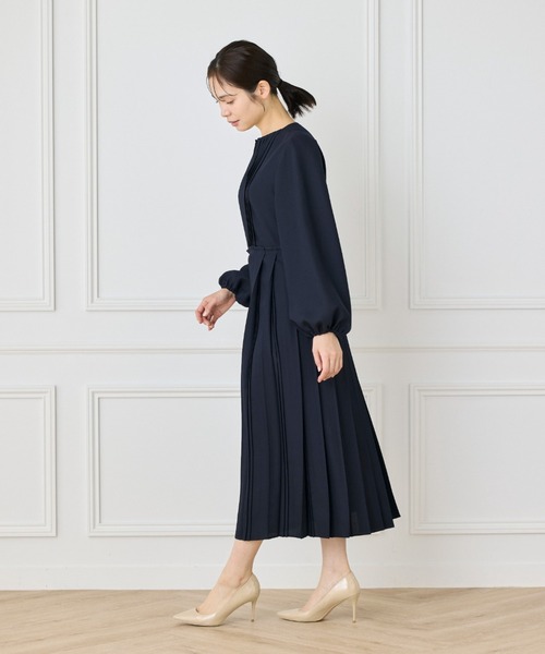 INED(イネド)の「クラシックプリーツワンピース《la veille by SUPERIOR CLOSET》(ワンピース・レディース・オフホワイト・9号)」の9枚目の写真