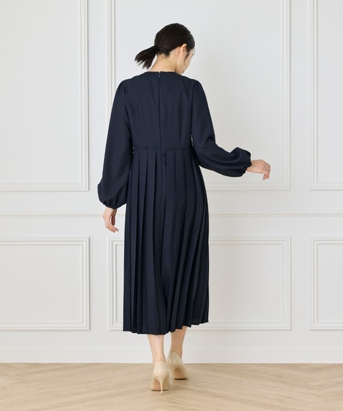 INED(イネド)の「クラシックプリーツワンピース《la veille by SUPERIOR CLOSET》(ワンピース・レディース・オフホワイト・9号)」の10枚目の写真
