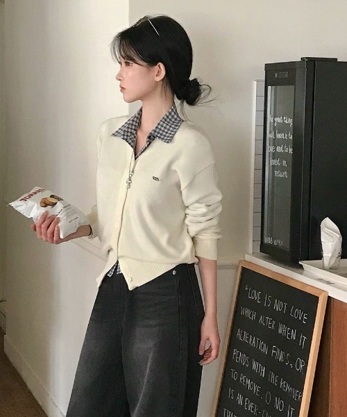 BEIDELLI（ベイデリー）の「[BELLIDE MADE] マーリンペンダントVネックカーディガン（カーディガン/ボレロ・レディース・グリーン/ネイビー/グレー/ブラック/アイボリー・FREE）」の22枚目の写真