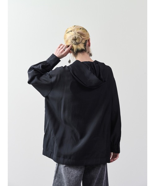 DOLLUPOOPS（ドールアップウップス）の「テープ配色シアーフーディートップス（パーカー・レディース・ブラック/ライトベージュ・38）」の12枚目の写真