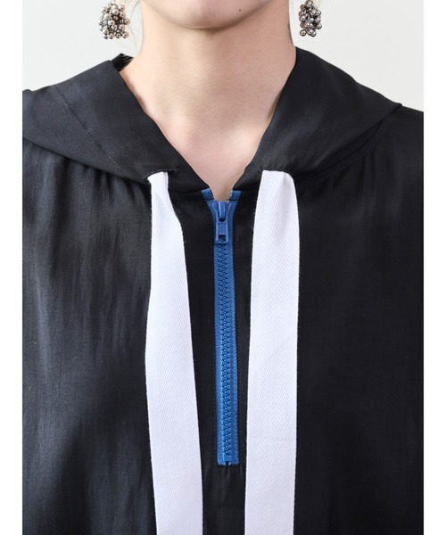 DOLLUPOOPS（ドールアップウップス）の「テープ配色シアーフーディートップス（パーカー・レディース・ブラック/ライトベージュ・38）」の13枚目の写真