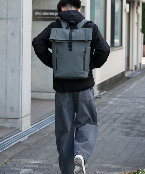 VitaFelice（ヴィータフェリーチェ）の「ユニセックス撥水リュック 大きめ 大容量 バックパック 通勤バッグ リュックサック A4 通勤通学 デイバッグ タウンユース（バックパック/リュック・メンズ・グレー/ブラック・FREE）」の13枚目の写真