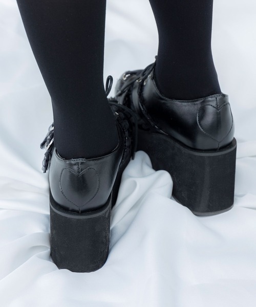 DearMyLove（ディアマイラブ）の「ハートクロスフリルベルト厚底パンプス（パンプス・レディース・ブラック・22.5cm/23cm/23.5cm/24cm/24.5cm/25cm/25.5cm）」の7枚目の写真