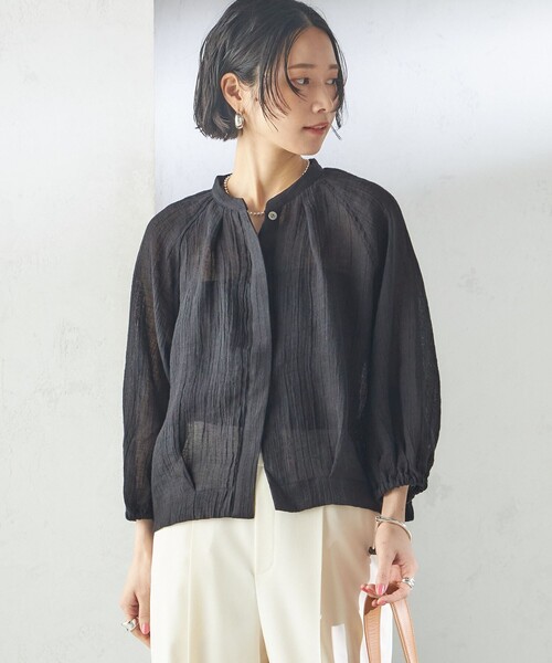 SHIPS(シップス)の「【SHIPS別注】assiette:〈手洗い可能〉クリンクル リネン 羽織 ブラウス(シャツ/ブラウス・レディース・ブラック/ベージュ・ONE SIZE)」の2枚目の写真