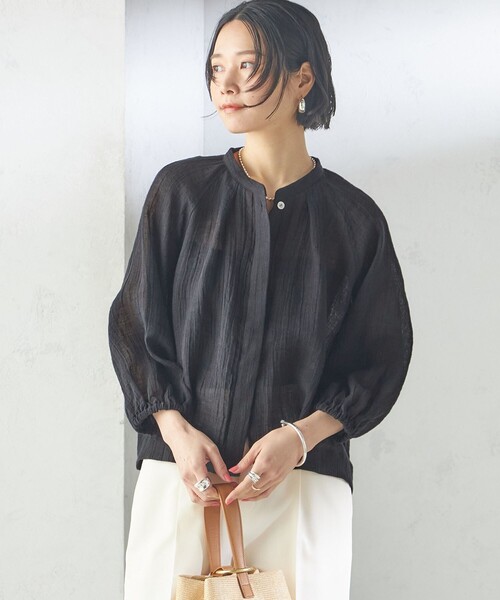 SHIPS(シップス)の「【SHIPS別注】assiette:〈手洗い可能〉クリンクル リネン 羽織 ブラウス(シャツ/ブラウス・レディース・ブラック/ベージュ・ONE SIZE)」の8枚目の写真