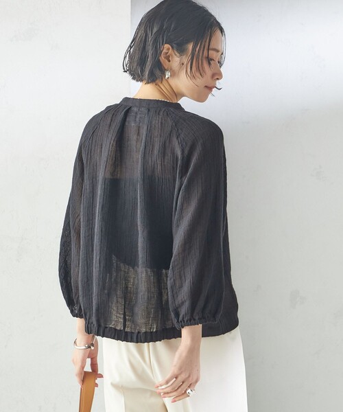SHIPS(シップス)の「【SHIPS別注】assiette:〈手洗い可能〉クリンクル リネン 羽織 ブラウス(シャツ/ブラウス・レディース・ブラック/ベージュ・ONE SIZE)」の11枚目の写真