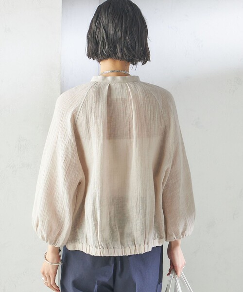 SHIPS(シップス)の「【SHIPS別注】assiette:〈手洗い可能〉クリンクル リネン 羽織 ブラウス(シャツ/ブラウス・レディース・ブラック/ベージュ・ONE SIZE)」の22枚目の写真