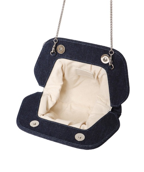 INNUE（イヌエ）の「INNUE / clasp pouch(クラスプポーチ)（ショルダーバッグ・レディース・ブルー・FREE）」の4枚目の写真