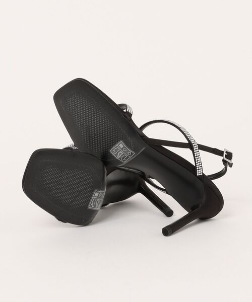 CHARLES & KEITH(チャールズ & キース)の「Arona アロナ メタリッククリスタルエンベリシュッドスティレットヒールサンダル(サンダル・レディース・アイボリー/シルバー/ブラック系その他2・23.5cm/23cm/22.5cm/22cm/26.5cm/25.5cm/25cm/24.5cm)」の10枚目の写真
