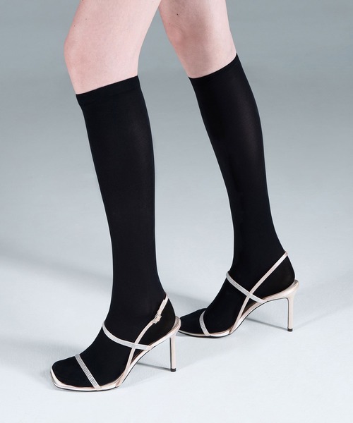 CHARLES & KEITH(チャールズ & キース)の「Arona アロナ メタリッククリスタルエンベリシュッドスティレットヒールサンダル(サンダル・レディース・アイボリー/シルバー/ブラック系その他2・23.5cm/23cm/22.5cm/22cm/26.5cm/25.5cm/25cm/24.5cm)」の1枚目の写真