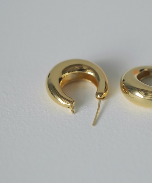 anuke（アンヌーク）の「Volume Hoop Pierce（ピアス（両耳用）・レディース・ゴールド/シルバー・FREE）」の7枚目の写真