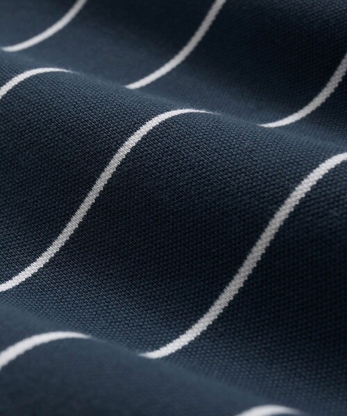 BROOKS BROTHERS(ブルックスブラザーズ)の「スーピマコットン GFロゴ サッカーストライプ ジョニーカラーポロシャツ Slim Fit(ポロシャツ・メンズ・ネイビー・SMALL/MEDIUM/LARGE/X-LARGE)」の3枚目の写真
