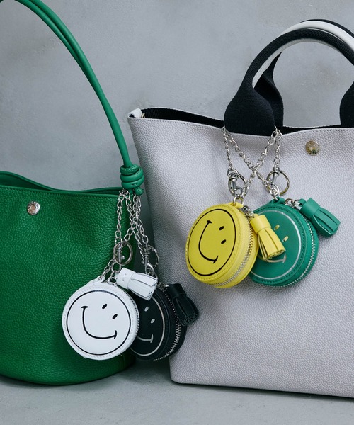 Breath TOPKAPI（ブレストプカピ）の「【新色追加】【Breath TOPKAPI】SMILE COLLECTION スマイル ラウンド ポーチ / チャーム（チャーム・レディース・イエロー/ブラック/ホワイト/グリーン/オレンジ/サックスブルー/ピンク・FREE）」の19枚目の写真