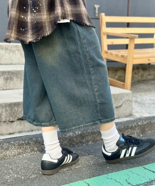 link lot(リンクロット)の「ヴィンテージ加工デニムクロップドパンツ バギーショーツ デニムショートパンツ(デニムパンツ・メンズ・ブルー系その他/ブルー/ブラック・L/M)」の4枚目の写真
