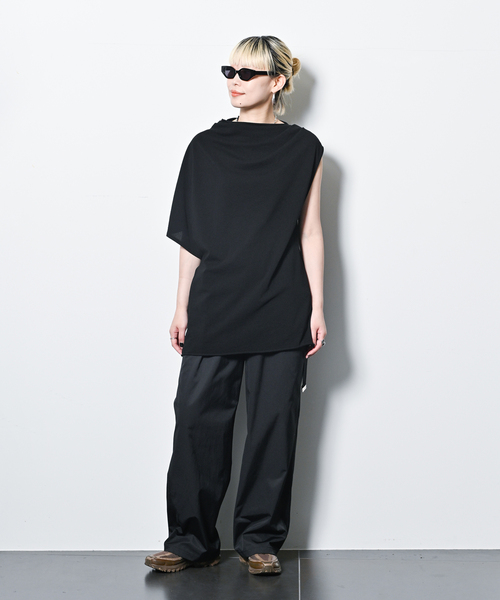 CITYSHOP（シティーショップ）の「ASYMMETRY CUT TOP：カットソー（Tシャツ/カットソー・レディース・ホワイト/ブラック/チャコールグレー・FREE）」の9枚目の写真