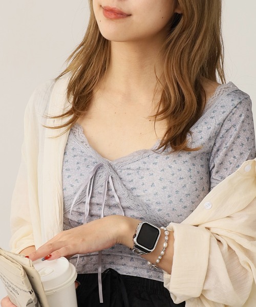 ROOPTOKYO（ループトウキョウ）の「Flower Design Cross Lace Top / フラワーデザイン クロスレーストップス（Tシャツ/カットソー・レディース・グレー/ホワイト/ブラック/アイボリー・FREE）」の4枚目の写真