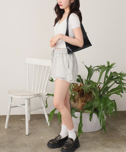 ROOPTOKYO（ループトウキョウ）の「Flower Design Cross Lace Top / フラワーデザイン クロスレーストップス（Tシャツ/カットソー・レディース・グレー/ホワイト/ブラック/アイボリー・FREE）」の10枚目の写真