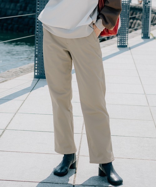 KRIFF MAYER Lady's Collection（クリフメイヤーレディースコレクション）の「【防寒･裏シャギー･ストレート】スッキリ防風パンツ（その他パンツ・レディース・ブラック/カーキ/ベージュ/ライトグレー・LARGE/MEDIUM）」の3枚目の写真