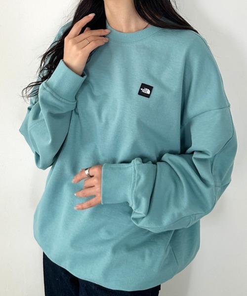 THE NORTH FACE(ザノースフェイス)の「THE NORTH FACE(ザ・ノースフェイス)/ワンポイント ロゴ スウェット サイズ展開豊富 大きめサイズあり/ESSENTIAL SWEATSHIRTS(スウェット・レディース・グレー/ブラウン/ブラック/グリーン・M/L/XXL/XL)」の4枚目の写真