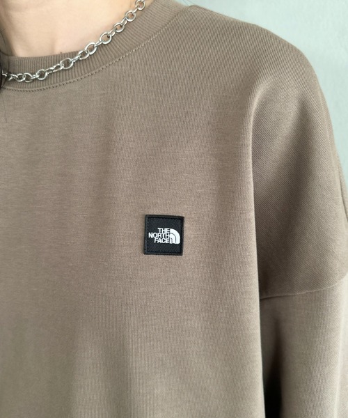 THE NORTH FACE(ザノースフェイス)の「THE NORTH FACE(ザ・ノースフェイス)/ワンポイント ロゴ スウェット サイズ展開豊富 大きめサイズあり/ESSENTIAL SWEATSHIRTS(スウェット・レディース・グレー/ブラウン/ブラック/グリーン・M/L/XXL/XL)」の17枚目の写真
