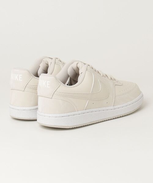 NIKE（ナイキ）の「ナイキ NIKE ナイキ  コート ビジョン LO NN（スニーカー・レディース・ベージュ・24.5cm/24.0cm/23.5cm/23.0cm/25.0cm）」の2枚目の写真