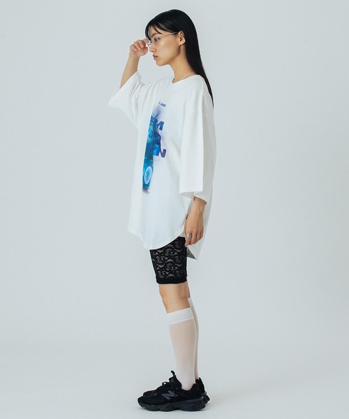 OKIRAKU（オキラク）の「(OKIRAKU×ROSEBUD)GRAPHIC BIG TEE（Tシャツ/カットソー・レディース・ホワイト/ブラック・ONE SIZE）」の12枚目の写真