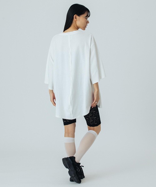 OKIRAKU（オキラク）の「(OKIRAKU×ROSEBUD)GRAPHIC BIG TEE（Tシャツ/カットソー・レディース・ホワイト/ブラック・ONE SIZE）」の15枚目の写真