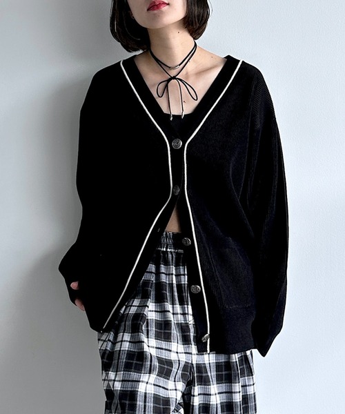 PAGEBOY（ページボーイ）の「ライトモールストライプリブVカーディガン（カーディガン/ボレロ・レディース・オフホワイト/ブラック/ブラウン/レッド系その他・FREE）」の2枚目の写真