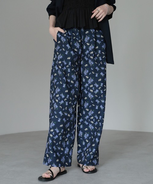 PRISTINE 新品ミモザミモザ柄ギャザーパンツ セール】【2025 AW】ミモザ柄プリントパンツ（その他パンツ）｜amini