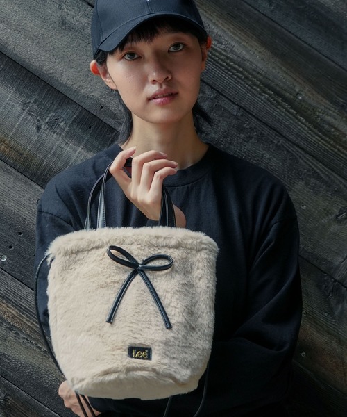 Lee（リー）の「【Lee/リー】フェイクファー巾着バッグ（ショルダーバッグ・レディース・ベージュ/ブラック/ボルドー/杢グレー・FREE）」の22枚目の写真