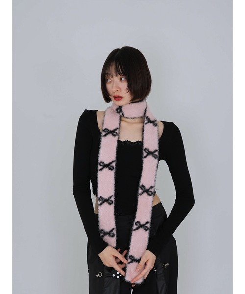 Uenui（ウニュイ）の「ribbon fur scarf（マフラー・レディース・ブラック/ブルー/レッド・FREE）」の3枚目の写真