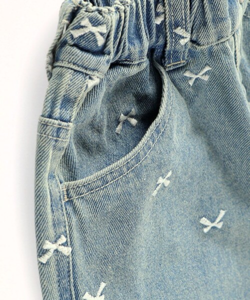 BRANSHES（ブランシェス）の「【綿100％】リボン総柄刺繍デニムパンツ（デニムパンツ・キッズ・ネイビー/ブルー・140/120/130/150/90/100/110）」の6枚目の写真