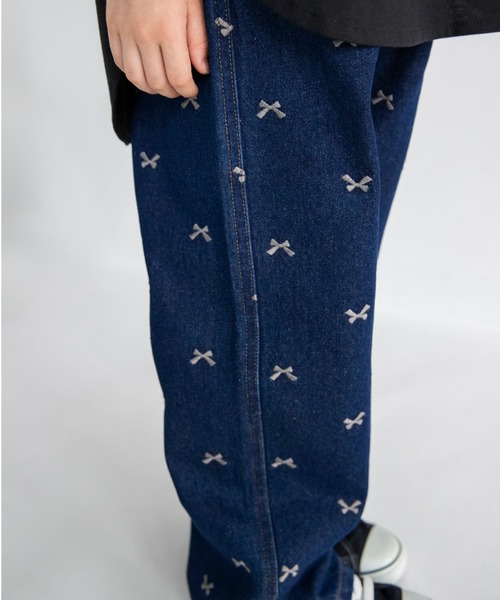 BRANSHES（ブランシェス）の「【綿100％】リボン総柄刺繍デニムパンツ（デニムパンツ・キッズ・ネイビー/ブルー・140/120/130/150/90/100/110）」の17枚目の写真