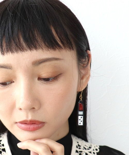 Three Four Time(スリーフォータイム)の「ルージュピアス(ピアス(両耳用)・レディース・レッド・FREE)」の3枚目の写真