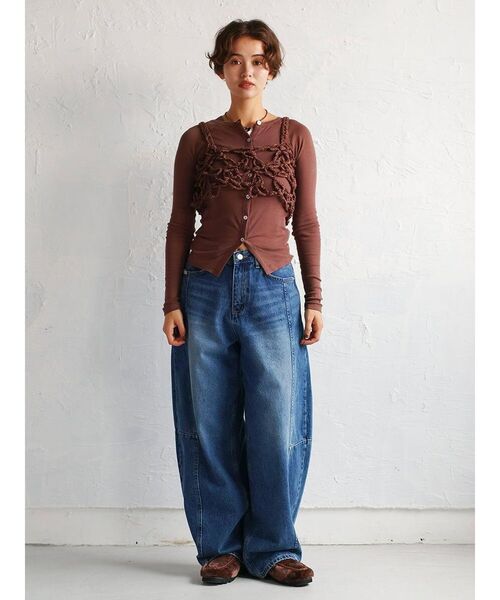 FIKA.(フィーカ)の「Flower motif knit bustier(その他トップス・レディース・ブラック/ブラウン/オフホワイト・MEDIUM)」の17枚目の写真