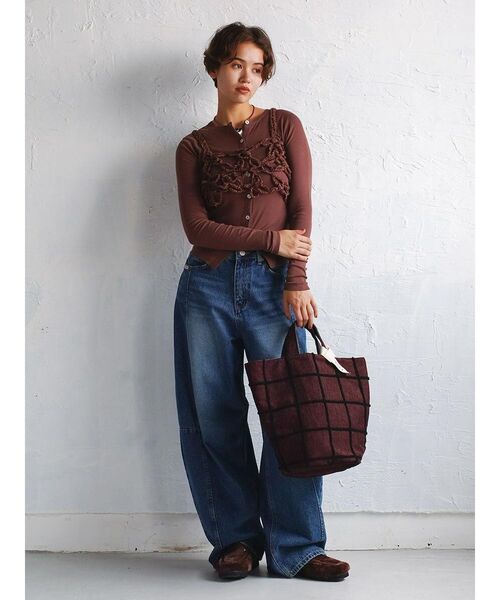 FIKA.(フィーカ)の「Flower motif knit bustier(その他トップス・レディース・ブラック/ブラウン/オフホワイト・MEDIUM)」の19枚目の写真