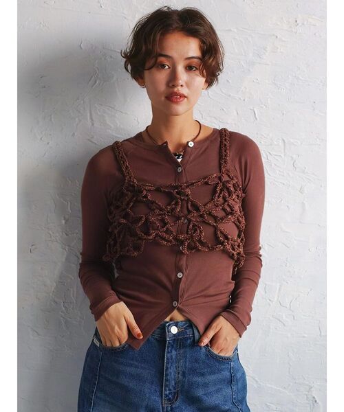 FIKA.(フィーカ)の「Flower motif knit bustier(その他トップス・レディース・ブラック/ブラウン/オフホワイト・MEDIUM)」の2枚目の写真